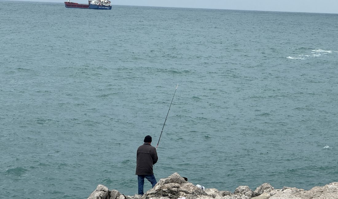 Zonguldak’ta amatör balıkçılar soğuk