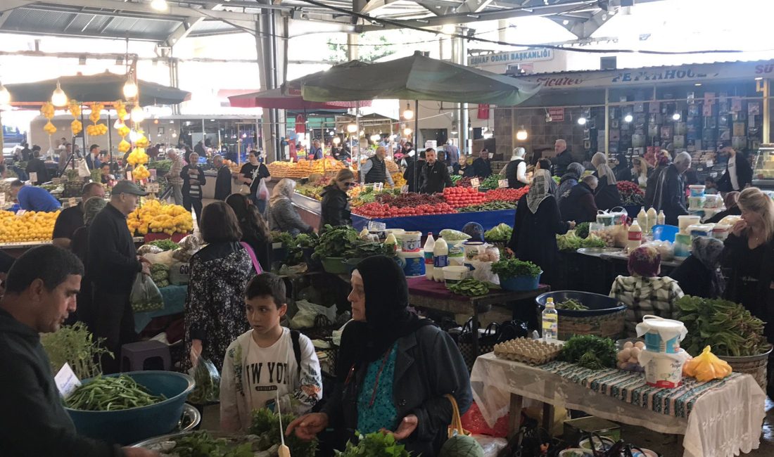 Zonguldak‘ta halk pazarında fiyatların