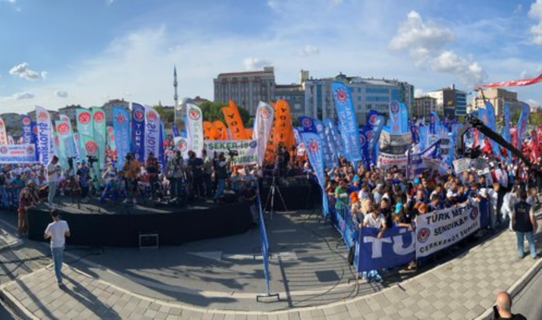 Türk-İş Çerkezköy'de Miting Düzenledi: