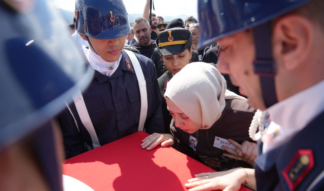 Tunceli'de zırhlı askeri aracın