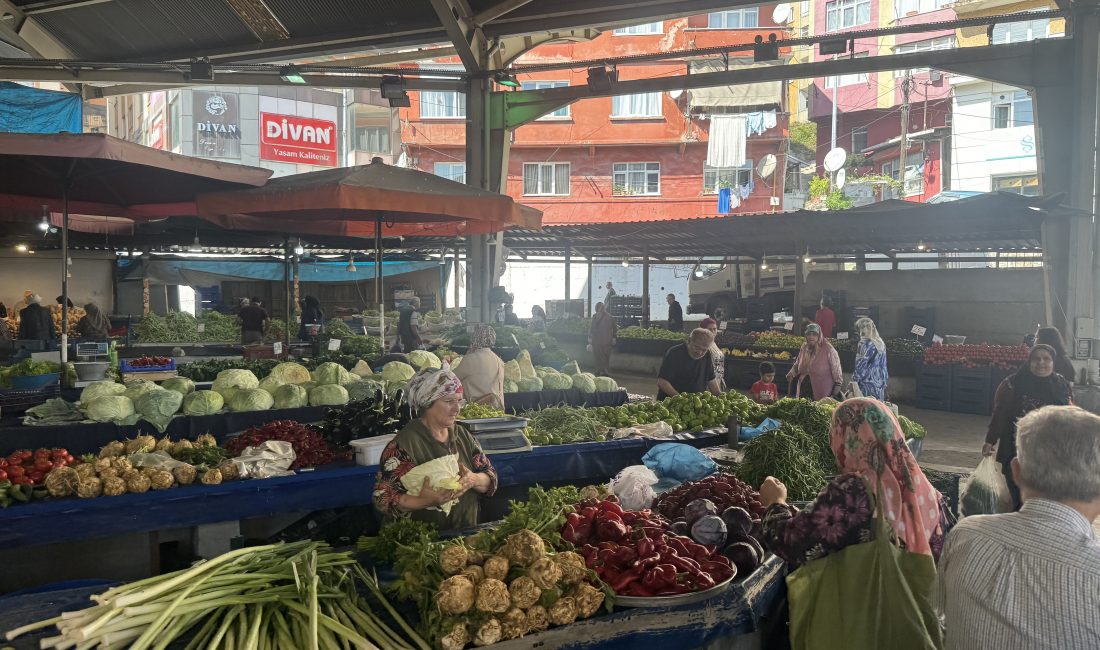 Zonguldak’ta halk pazarında fiyatların