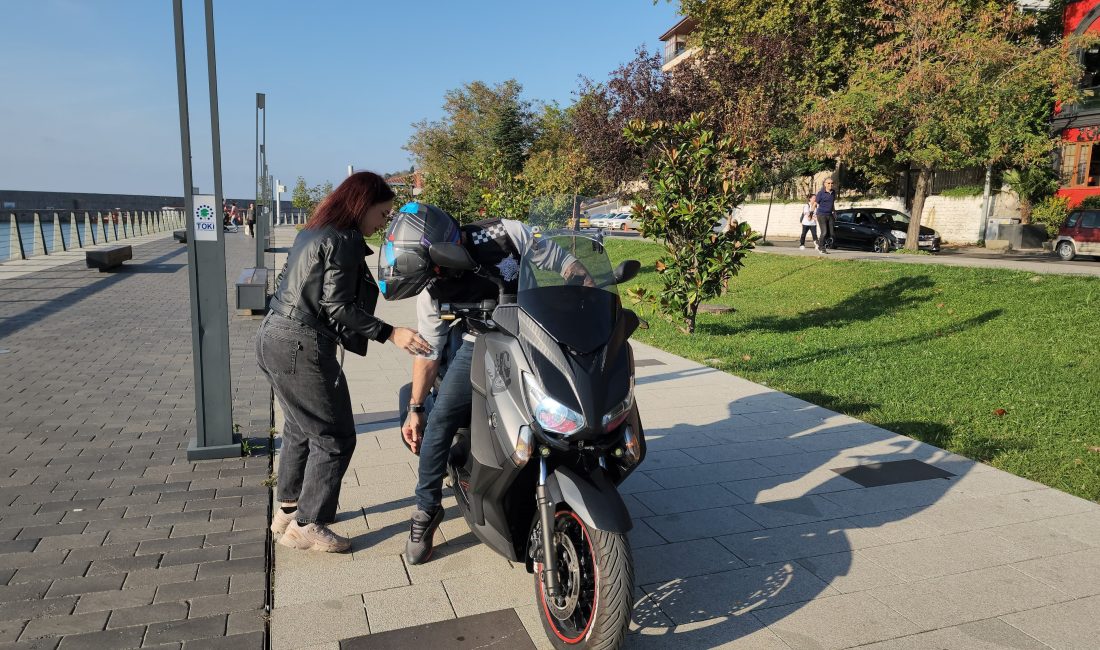 Zonguldak Motosiklet Sürücüleri Derneği kadına