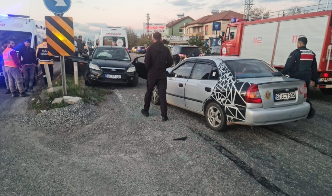 Bakacakkadı-Zonguldak kara yolunda iki otomobilin