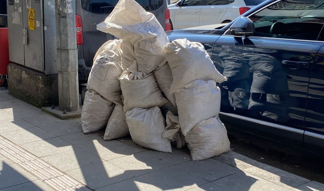 Zonguldak'ta Uzunmehmet Caddesi'nde bulunan